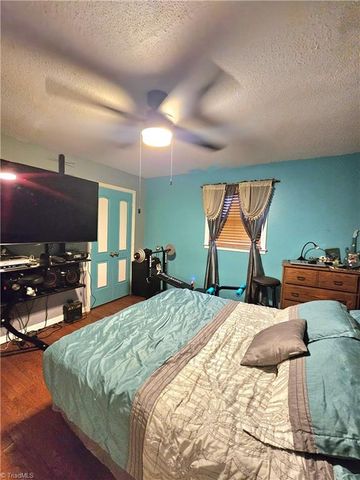 817 Brickwood Court, Winston-salem, NC 27127