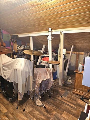 817 Brickwood Court, Winston-salem, NC 27127