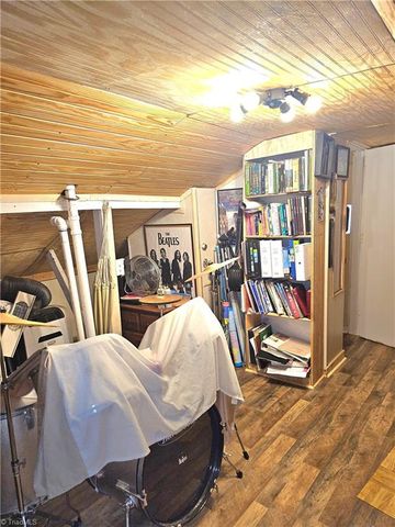 817 Brickwood Court, Winston-salem, NC 27127