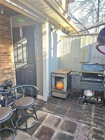 817 Brickwood Court, Winston-salem, NC 27127