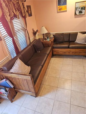 817 Brickwood Court, Winston-salem, NC 27127