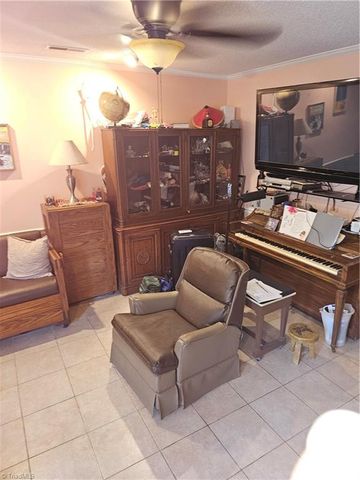 817 Brickwood Court, Winston-salem, NC 27127