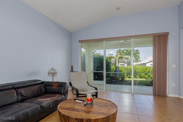 2461 Sutherland CT, Cape Coral, FL 33991