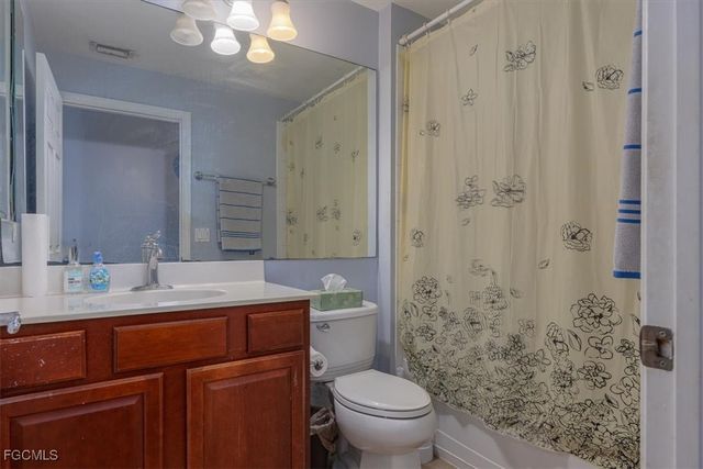 2461 Sutherland CT, Cape Coral, FL 33991