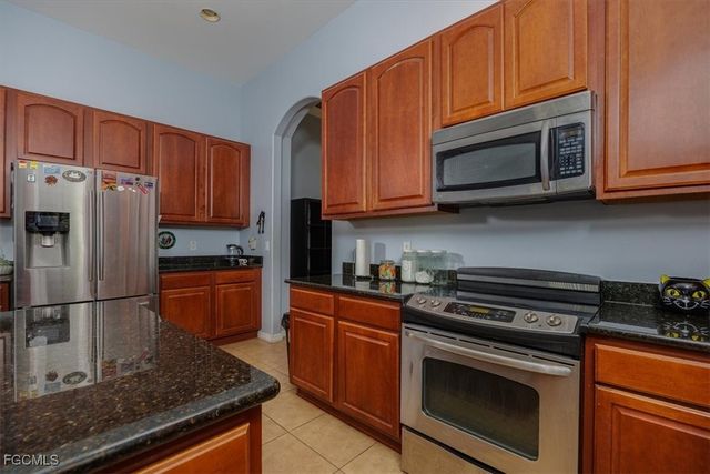 2461 Sutherland CT, Cape Coral, FL 33991