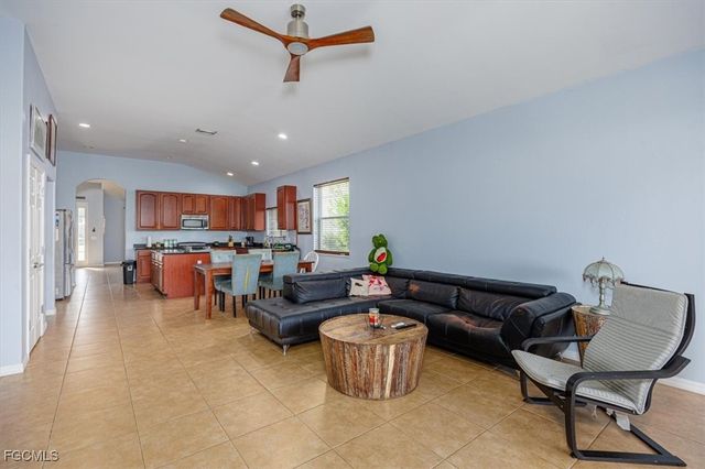 2461 Sutherland CT, Cape Coral, FL 33991