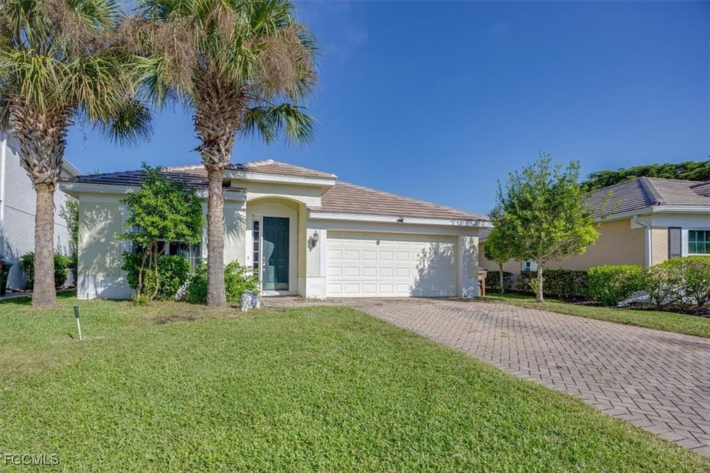2461 Sutherland CT, Cape Coral, FL 33991