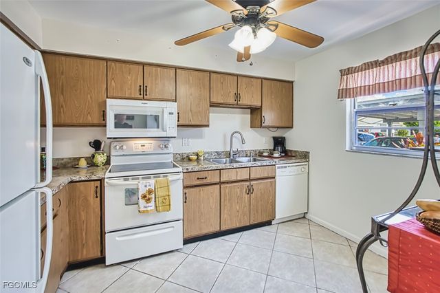 6822 Bogey DR, Fort Myers, FL 33919