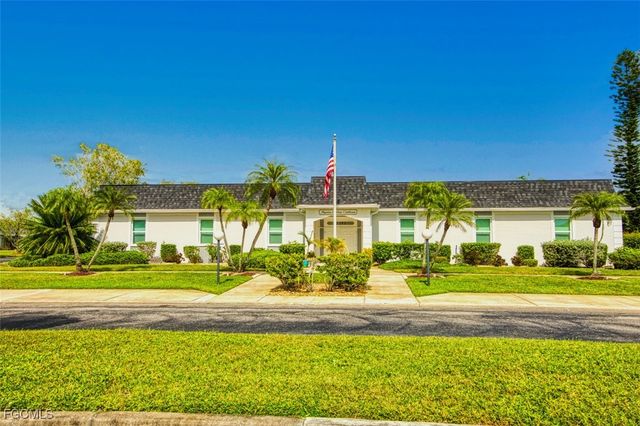 6822 Bogey DR, Fort Myers, FL 33919