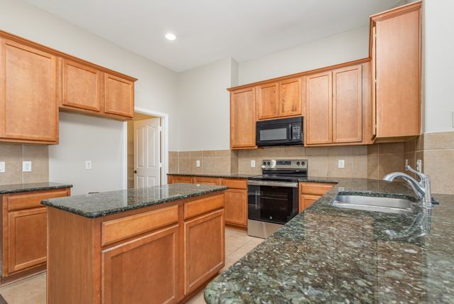 724 Candle Meadow Boulevard, Desoto, TX 75115