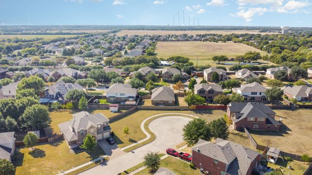 724 Candle Meadow Boulevard, Desoto, TX 75115