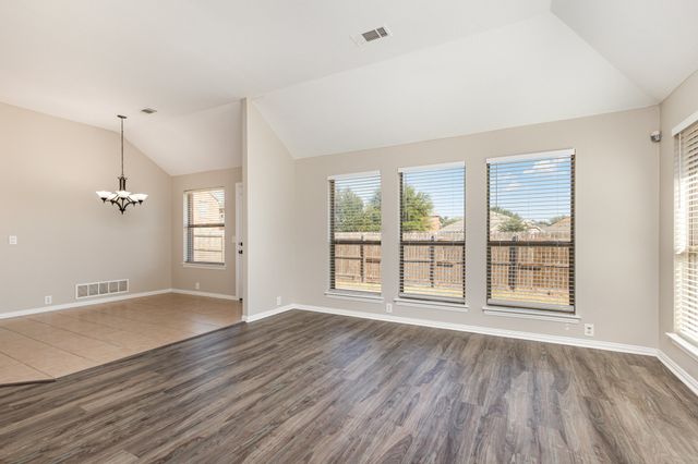 724 Candle Meadow Boulevard, Desoto, TX 75115