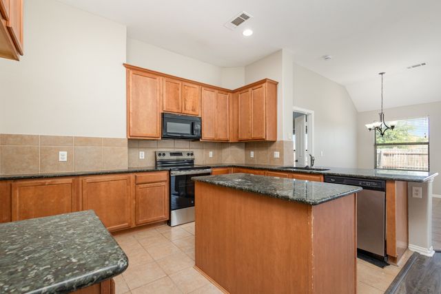 724 Candle Meadow Boulevard, Desoto, TX 75115