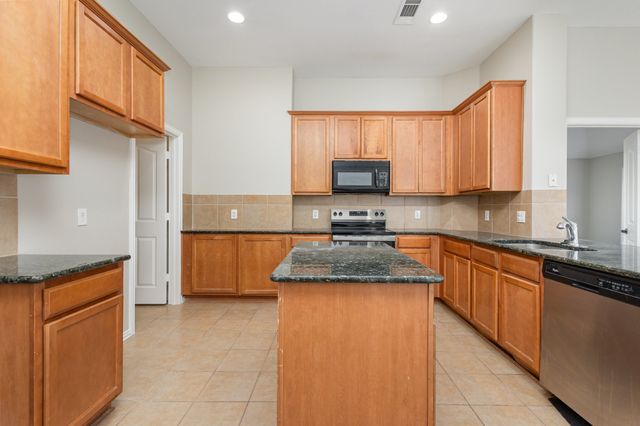 724 Candle Meadow Boulevard, Desoto, TX 75115