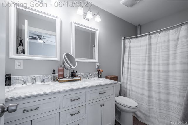145 Whispering Pines Drive, Fenton, MI 48430