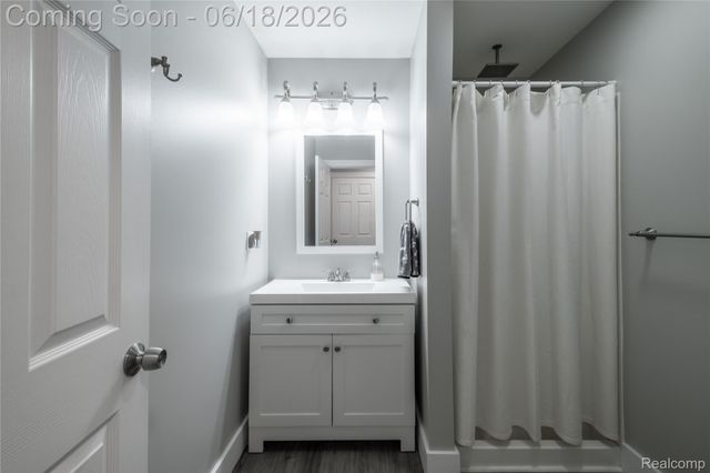 145 Whispering Pines Drive, Fenton, MI 48430