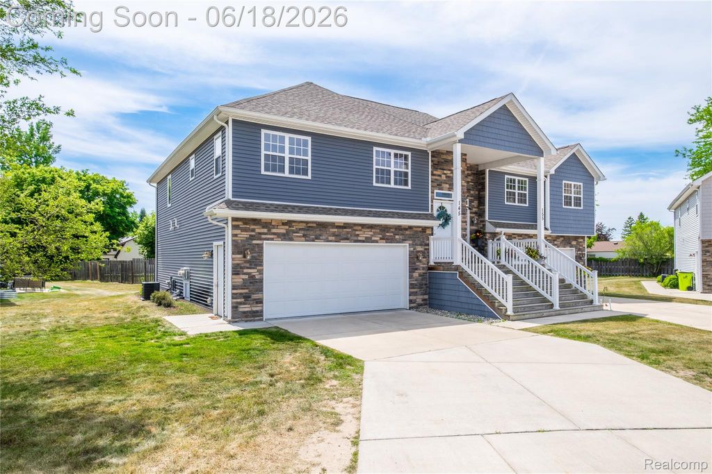 145 Whispering Pines Drive, Fenton, MI 48430