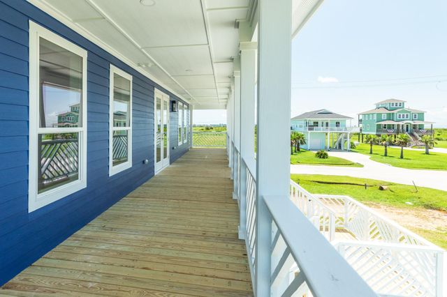 18821 Warrior Road, Galveston, TX 77554