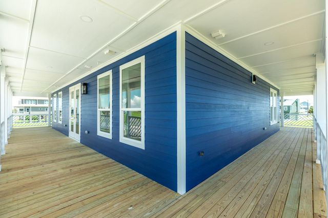 18821 Warrior Road, Galveston, TX 77554