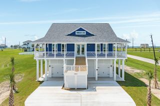 18821 Warrior Road, Galveston, TX 77554