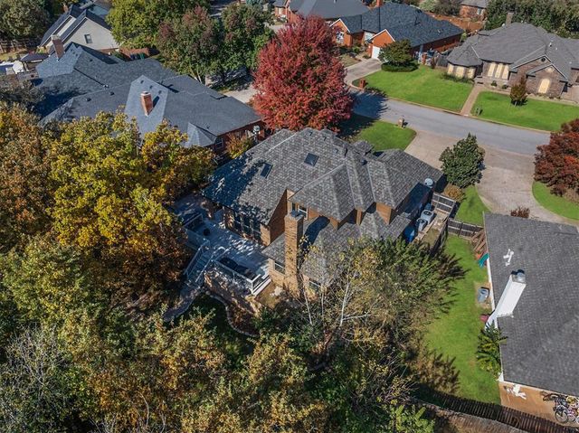 1812 Oaks Way, Oklahoma City, OK 73131