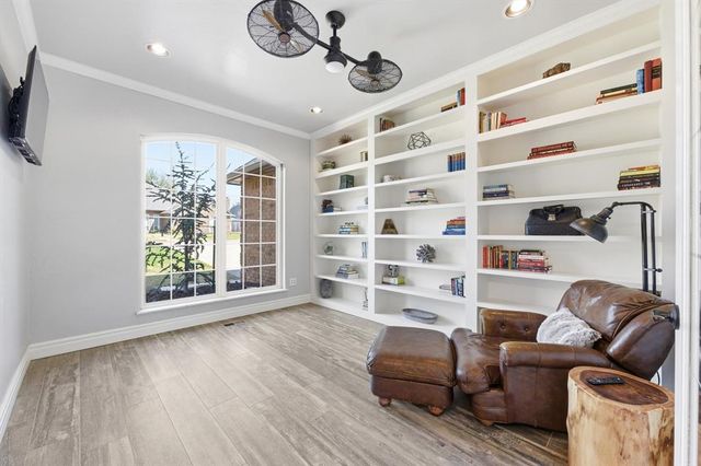 1812 Oaks Way, Oklahoma City, OK 73131