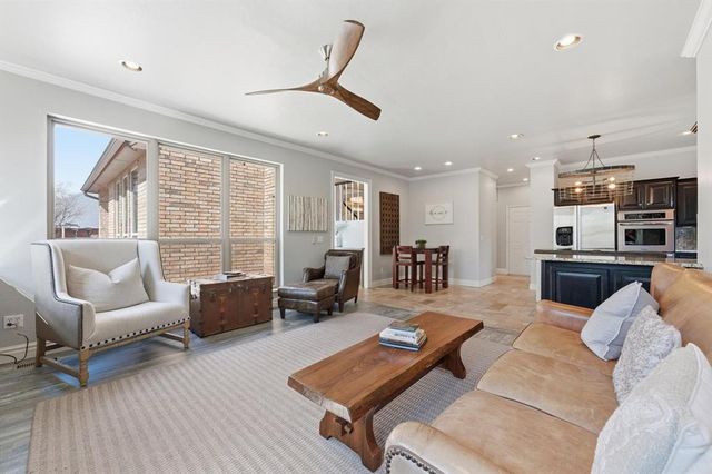 1812 Oaks Way, Oklahoma City, OK 73131