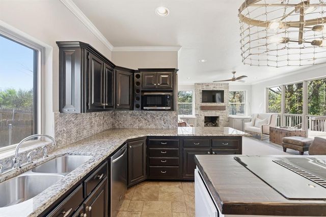 1812 Oaks Way, Oklahoma City, OK 73131