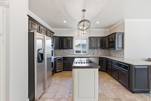 1812 Oaks Way, Oklahoma City, OK 73131