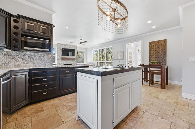 1812 Oaks Way, Oklahoma City, OK 73131