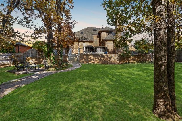 1812 Oaks Way, Oklahoma City, OK 73131