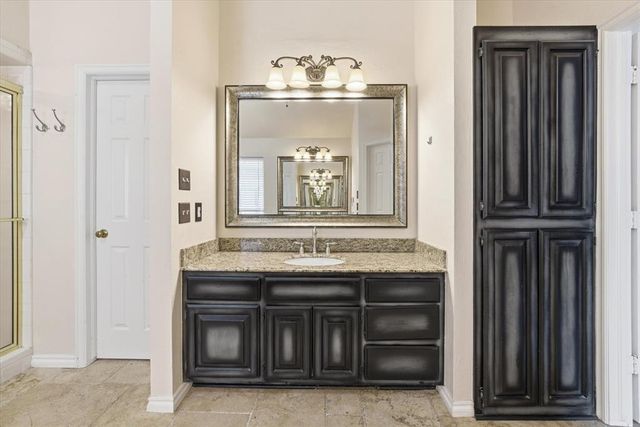 1812 Oaks Way, Oklahoma City, OK 73131