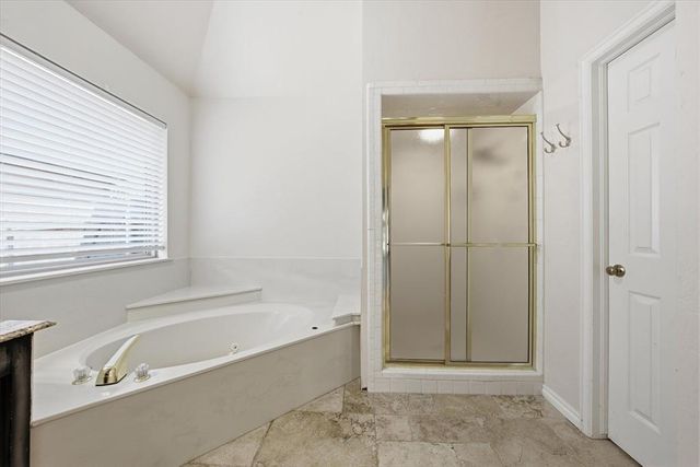 1812 Oaks Way, Oklahoma City, OK 73131