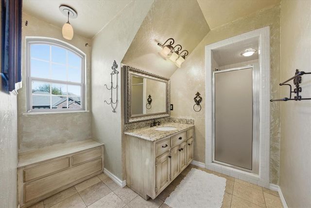 1812 Oaks Way, Oklahoma City, OK 73131