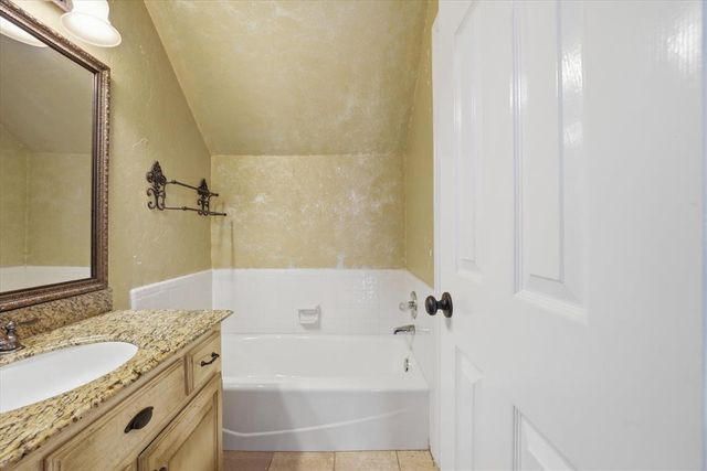 1812 Oaks Way, Oklahoma City, OK 73131