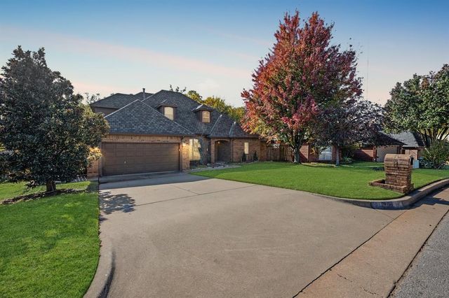 1812 Oaks Way, Oklahoma City, OK 73131