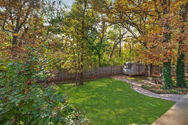 1812 Oaks Way, Oklahoma City, OK 73131