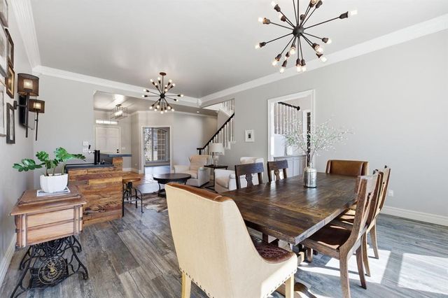 1812 Oaks Way, Oklahoma City, OK 73131