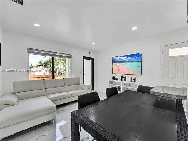 2730 NE 16th Ave, Pompano Beach, FL 33064