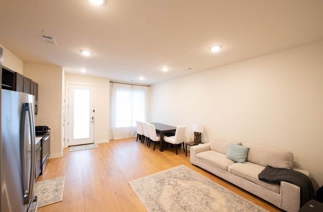 600 E Trinity Ln Unit 210, Nashville, TN 37207