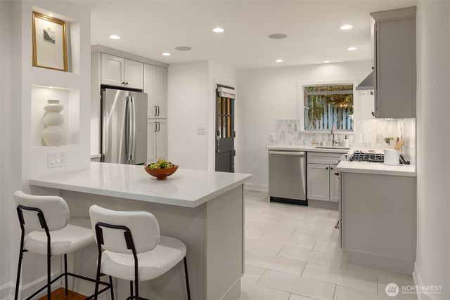 1021 McGilvra Boulevard E, Seattle, WA 98112