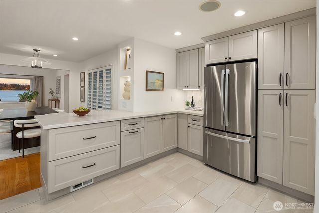 1021 McGilvra Boulevard E, Seattle, WA 98112