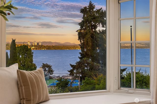 1021 McGilvra Boulevard E, Seattle, WA 98112