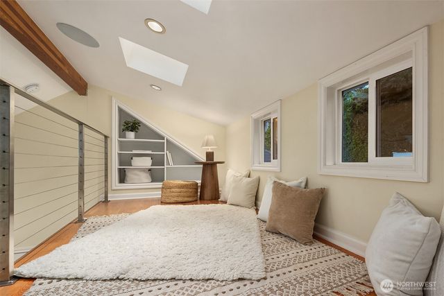 1021 McGilvra Boulevard E, Seattle, WA 98112