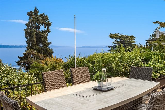 1021 McGilvra Boulevard E, Seattle, WA 98112