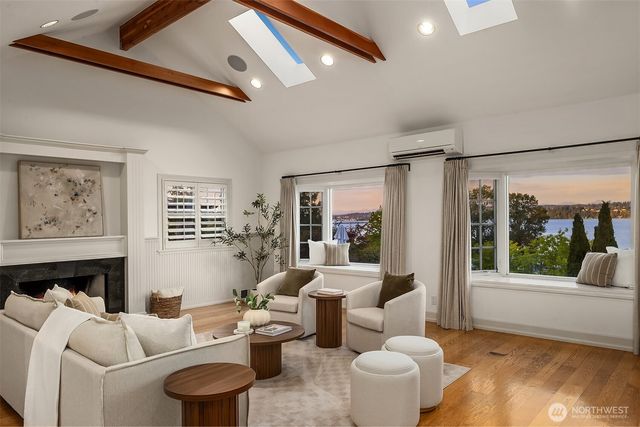 1021 McGilvra Boulevard E, Seattle, WA 98112
