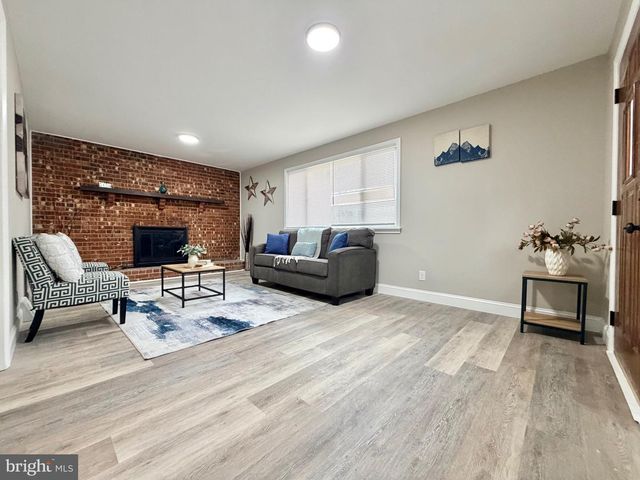 31 MANTUA RD, Mount Royal, NJ 08061