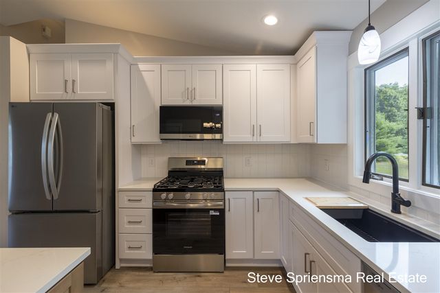 12770 Macclain Court, Cedar Springs, MI 49319