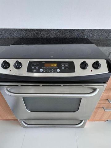 350 S Miami Ave 1415, Miami, FL 33130