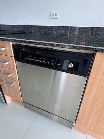 350 S Miami Ave 1415, Miami, FL 33130